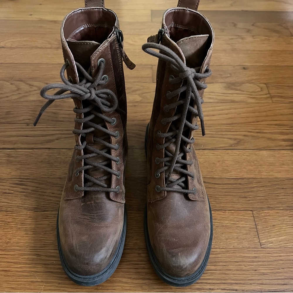 Clarks Boots Brown Leather Women's 8.5 LIKE NEW! Combat zipper shoes winter